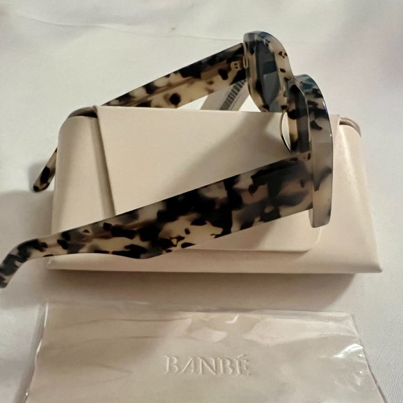 BANBÉ THE HEATHERTON SUNGLASSES BLONDE TORT-INK - Picture 2 of 2